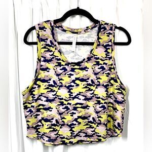 Fabletics Janis Crop Muscle Tank Camo Print Women Size Small NWT